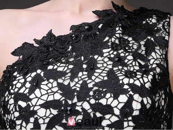 Une Ligne Une Épaule Dentelle Perles Robe De Soirée En Satin Noir