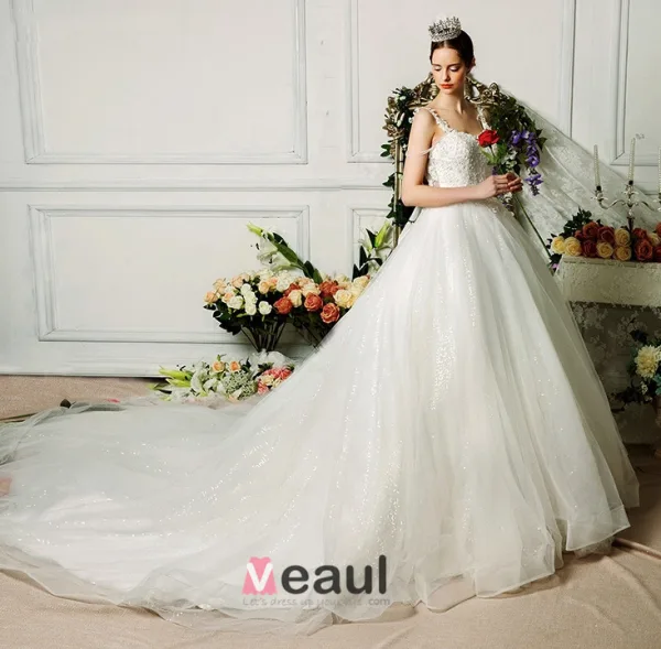 Elegante Spaghettibandjes Appliques Kant Organza Baljurk Trouwjurken