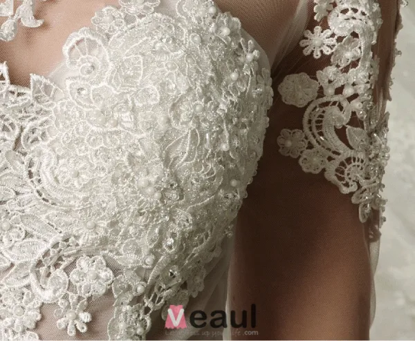 Épaules Percés Manches 3/4 Appliques De Dentelle Fleurs Robe De Mariée En Organza De Satin Ceinture