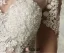 Épaules Percés Manches 3/4 Appliques De Dentelle Fleurs Robe De Mariée En Organza De Satin Ceinture