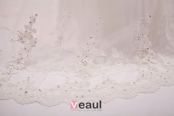 Vintage Palais Une Ligne Haute Cou Appliques De Perles Dentelle Robe De Mariée