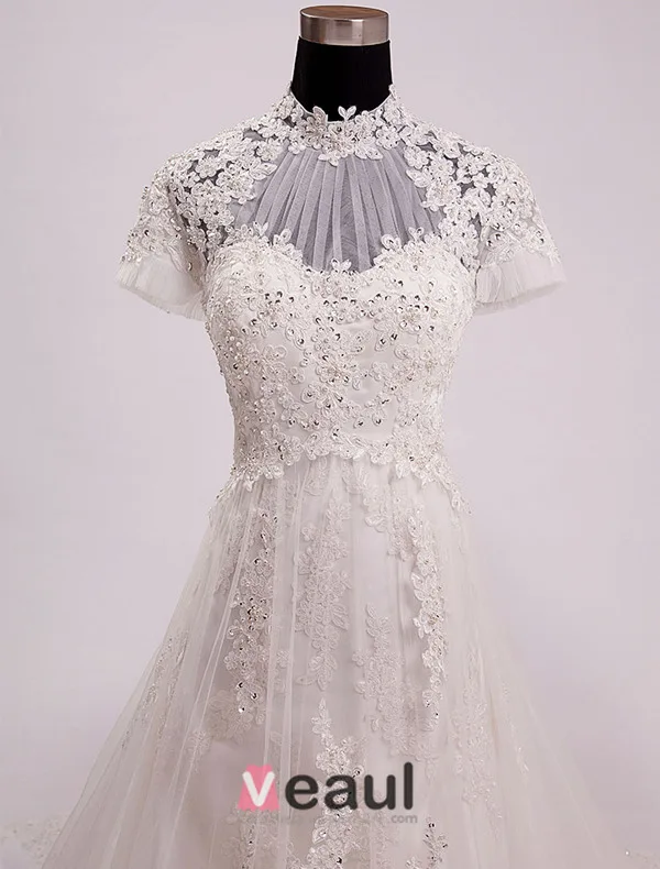 Vintage Palais Une Ligne Haute Cou Appliques De Perles Dentelle Robe De Mariée