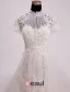 Vintage Palais Une Ligne Haute Cou Appliques De Perles Dentelle Robe De Mariée