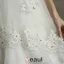 Une Ligne Épaules Carrées Appliques Décolleté Dentelle Satin Volants Guillotine Robe De Mariée