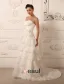 Une Ligne De Train Sweetheart Perles De Balayage De La Robe De Mariée En Organza Froissé