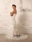 Une Ligne De Train Sweetheart Perles De Balayage De La Robe De Mariée En Organza Froissé