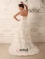 Une Ligne De Train Sweetheart Perles De Balayage De La Robe De Mariée En Organza Froissé