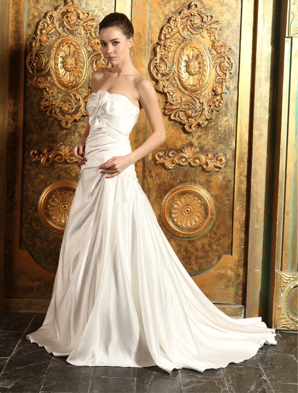 A Linje Kjæreste Med Sløyfe Fotsid Satin Brudekjoler