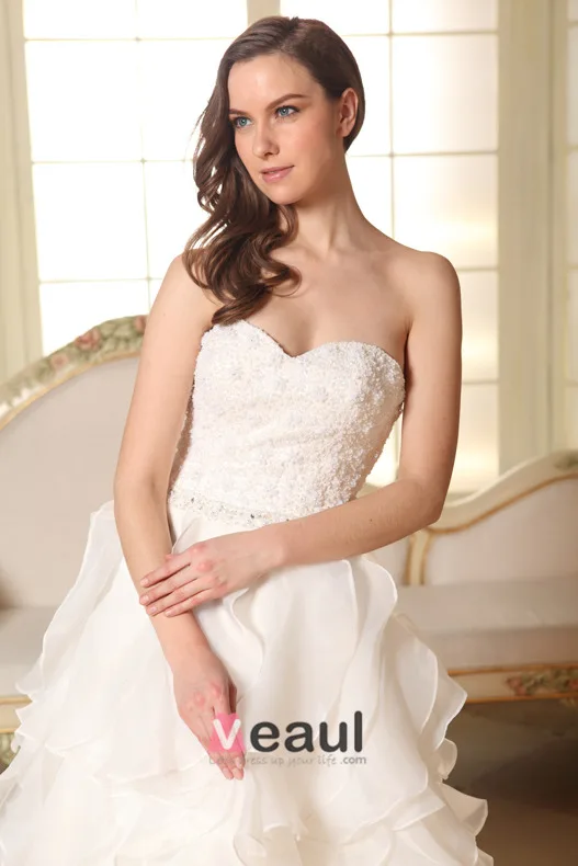 2015 A-line Sweetheart Beading Organza Wedding Dress With Cascading Ruffles