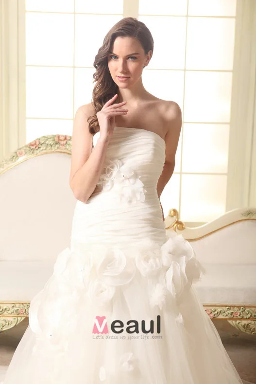 2015 Beautiful A-line Strapless With Handmade Flowers Wedding Dresses Bridal Gown