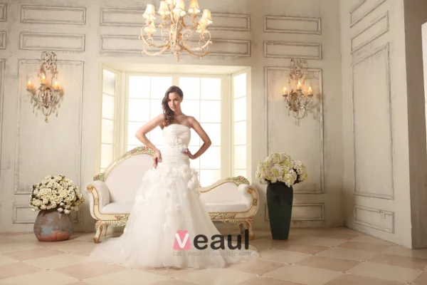 2015 Beautiful A-line Strapless With Handmade Flowers Wedding Dresses Bridal Gown