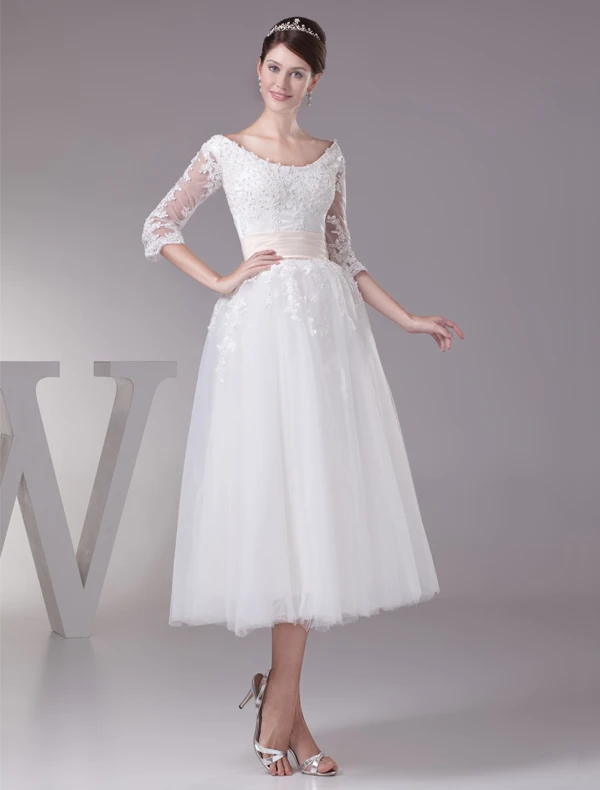 Charming Ball Gown Scoop Neck Lace Sleeves Tea Lenght Wedding Dress Short Bridal Gown