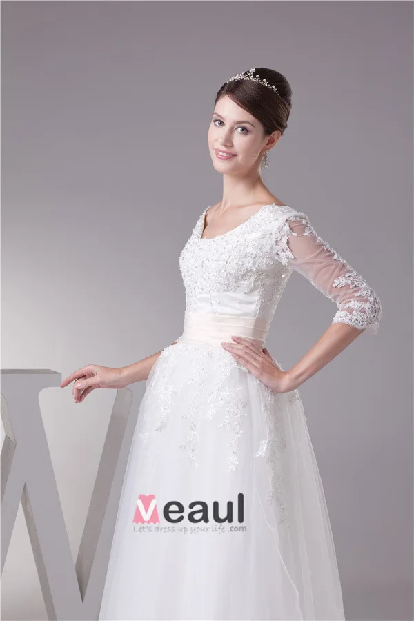 Charming Ball Gown Scoop Neck Lace Sleeves Tea Lenght Wedding Dress Short Bridal Gown