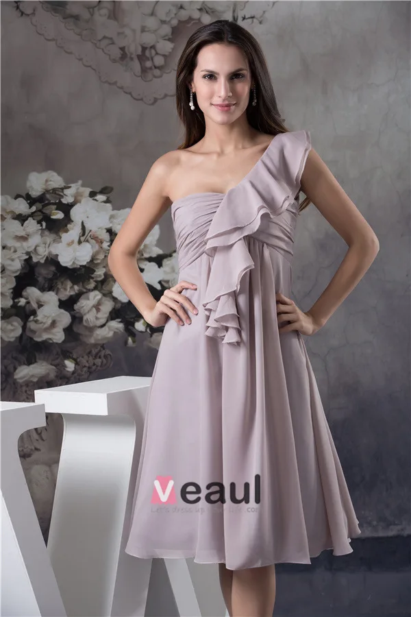 Volant D'empire Unique Une Épaule Robe Courte De Demoiselle D'honneur Plissée