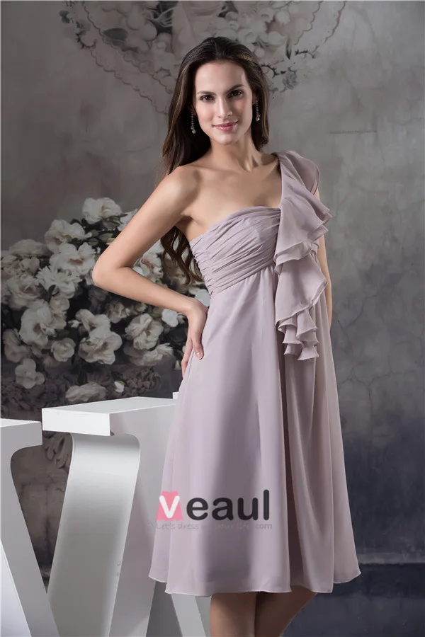Volant D'empire Unique Une Épaule Robe Courte De Demoiselle D'honneur Plissée