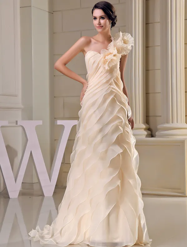 2015 Einzigartige A-linie Einer Schulter Champagner Brautkleid Kaskadierenrüschen Handgemachte Blume Hochzeitskleid