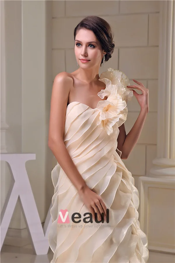 2015 Unique A-line One Shoulder Champagne Bridal Gown Cascading Ruffles Handmade Flower Wedding Dress