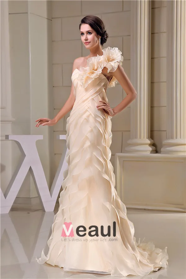 2015 Unique A-line One Shoulder Champagne Bridal Gown Cascading Ruffles Handmade Flower Wedding Dress