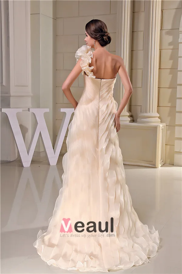 2015 Unique A-line One Shoulder Champagne Bridal Gown Cascading Ruffles Handmade Flower Wedding Dress