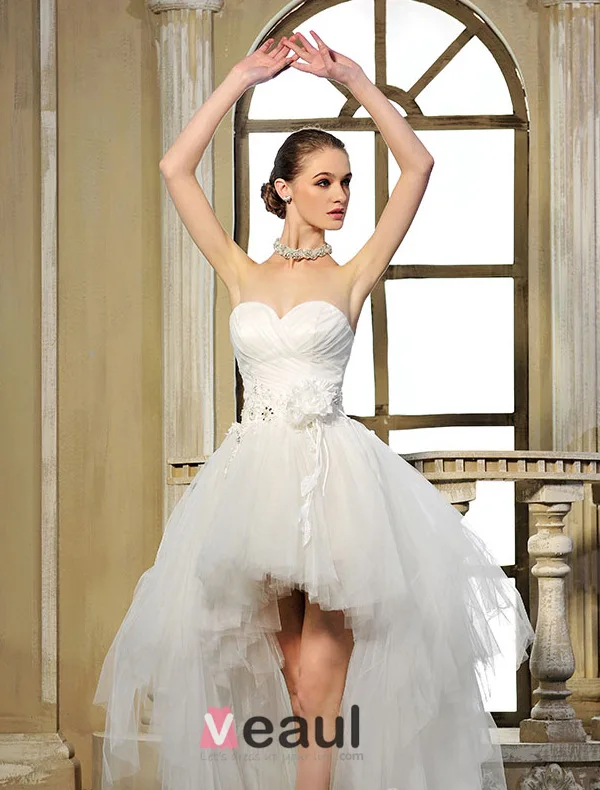 A-ligne Sweetheart Perles Fleur À La Main Robe De Mariée Courte En Tulle Asymétrique
