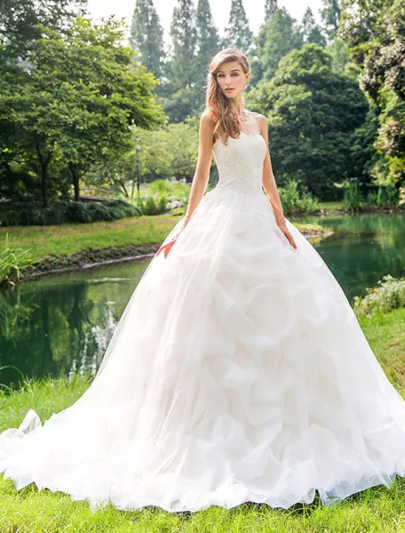 2015 Gorgeous Sweetheart Appliques Lace Organza Satin Ball Gown Wedding Dress