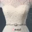 A-ligne Épaules Haute Qualité Dentelle Perles Perle Strass Robe De Mariée En Satin De Soie De Ceinture