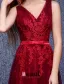 Une Ligne De V-cou Appliques De Dentelle Bordeaux Robe De Soirée De Tulle