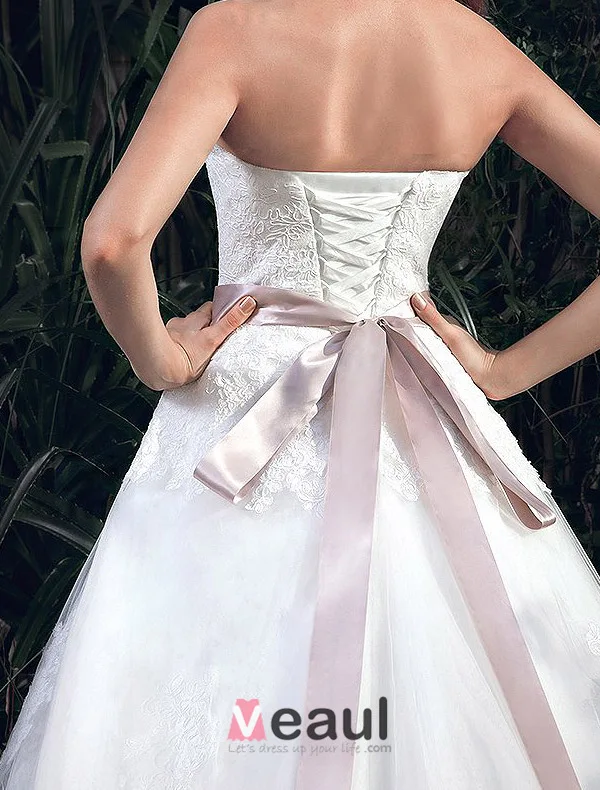 A-linje Sweetheart Ärmlös Applikationer Spets Organza Satin Bröllopsklänning