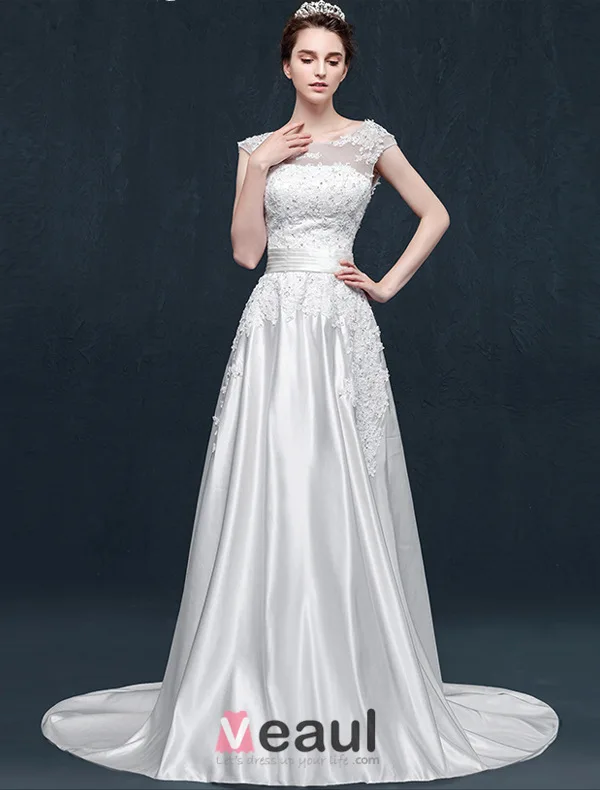 Une Ligne Volants Appliques Décolleté Carré De Dentelle Sash Robe De Mariée En Satin