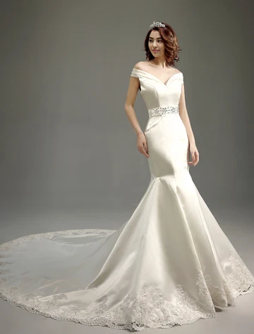 Sirène Hors Les Strass Épaule Profonde Encolure En V Perles Sash Robe De Mariée En Satin Ivoire