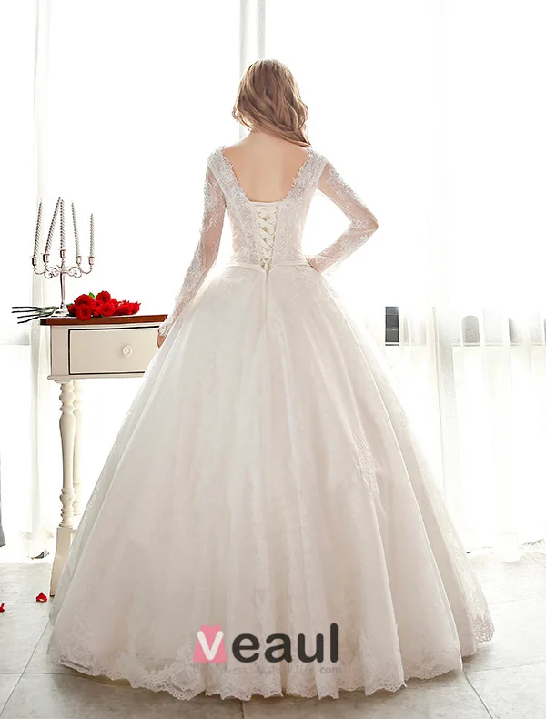 Luxury Ball Gown Wedding Dress V-neck Pierced Lace Bridal Dress With Sequins