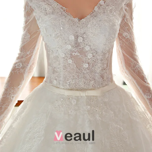 Luxury Ball Gown Wedding Dress V-neck Pierced Lace Bridal Dress With Sequins