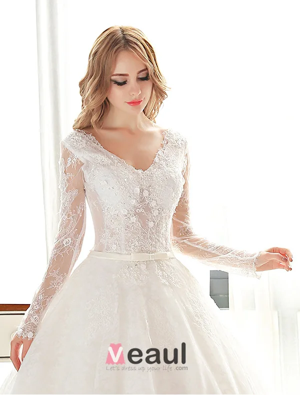 Luxury Ball Gown Wedding Dress V-neck Pierced Lace Bridal Dress With Sequins
