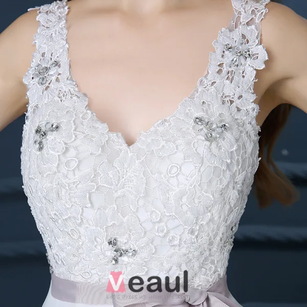 Beautiful A-line V-neck Wedding Dress Applique Lace Bridal Dress With Sash