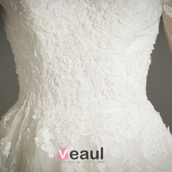 Elegant A-line V-neck 3/4 Sleeves Applique Lace Wedding Dress