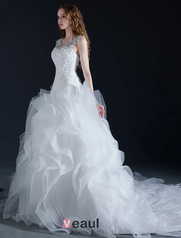 Ballkleid Scoop Hals Kaskadierung Rüsche Organza Brautkleid Mit Spitze