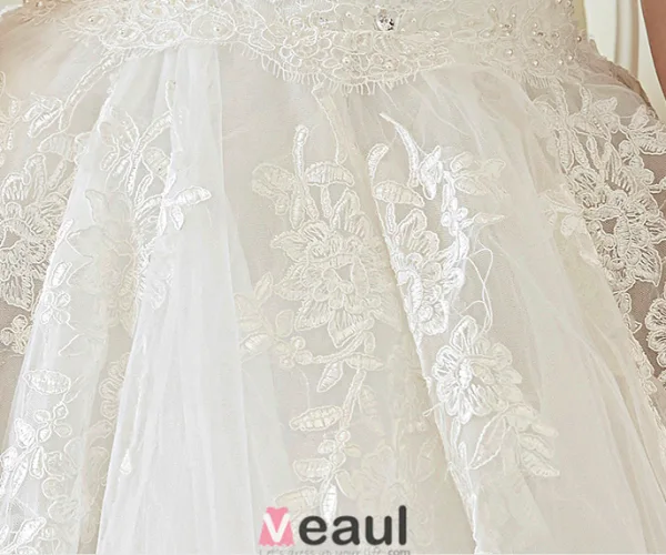 2016 Elegant Lace V-neck Ball Gown Applique Lace Wedding Dress With Rhinestone