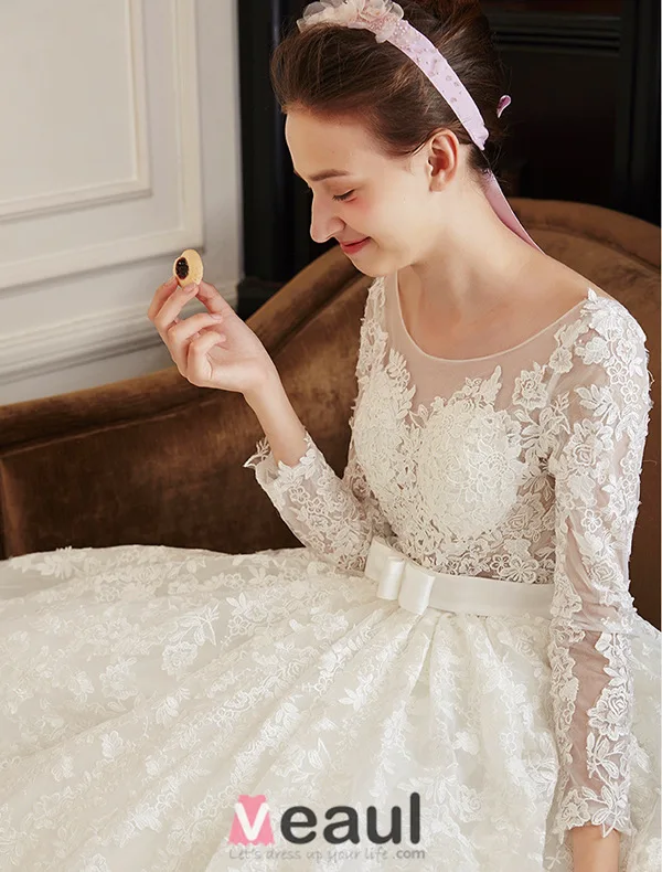 2016 Balle De Luxe Robe Dos Nu Robe De Mariée En Dentelle Soluble Avec Ceinture