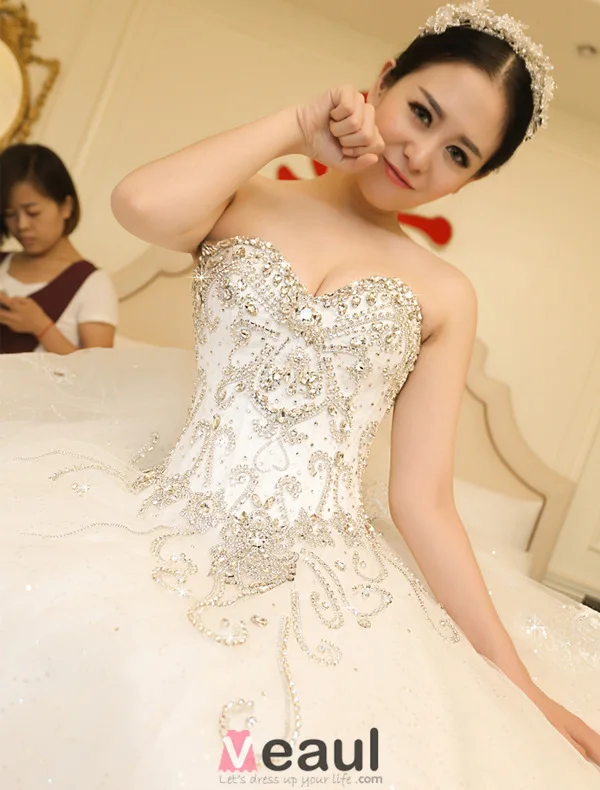 Une Ligne Princesse Chérie Dentelle Applique Strass Robe De Mariée Avec Une Longue Queue