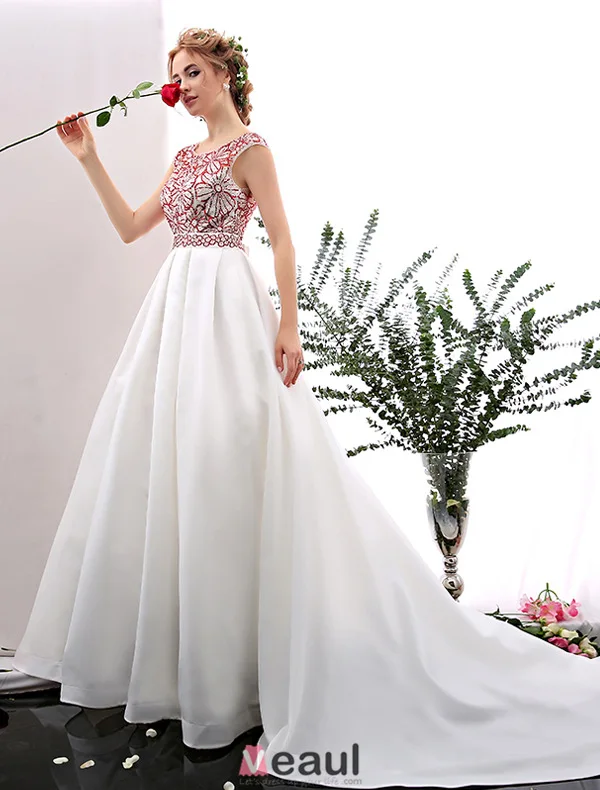 2016 Elegant Skopa Halsen Röda Strass Blommor Ruggig Vit Satäng Balklänning