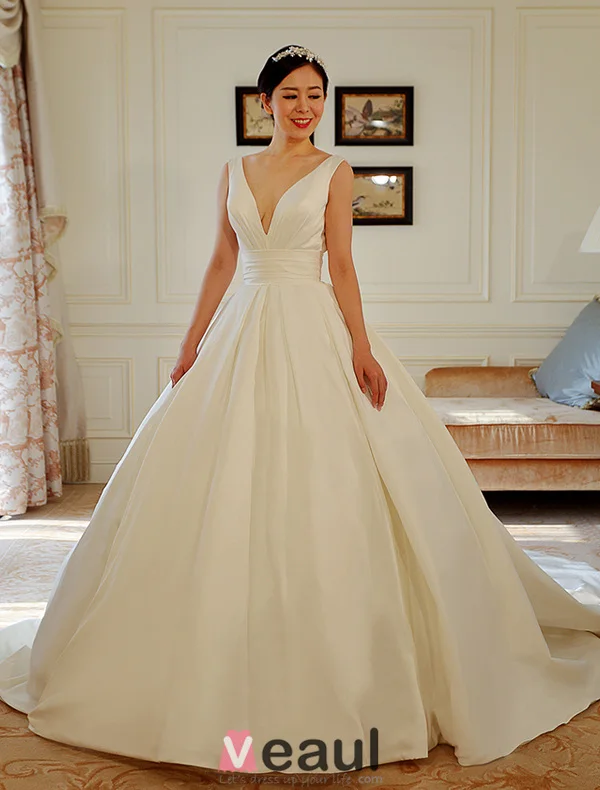2016 Simples Ondulé Bretelle Profonde Dos Nu V-cou Robe De Mariée En Satin Épais Avec Noeud