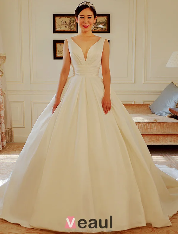 2016 Simples Ondulé Bretelle Profonde Dos Nu V-cou Robe De Mariée En Satin Épais Avec Noeud