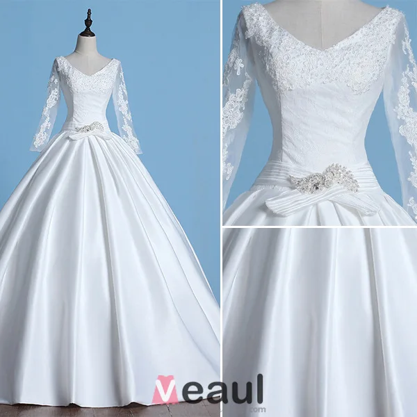 2016 Vintage V-neck Applique Lace Long Sleeves Thick Ruffle Satin Ball Gown Wedding Dress