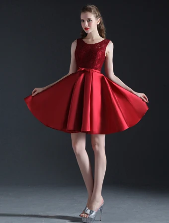 2016 Einfache U Ausschnitt Spitzerüsche Burgunder Satin Cocktail Partykleid Mit Satin