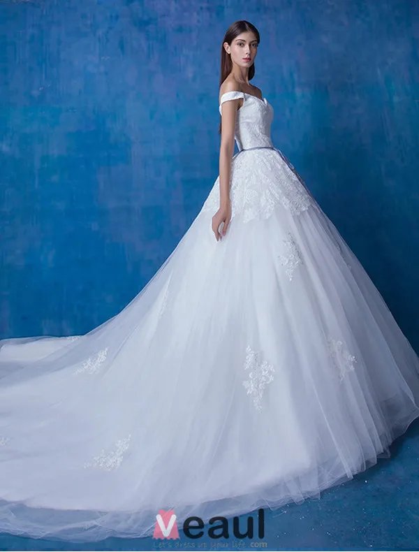 2016 A-line Weg Von Der Schulter Quadratischen Ausschnitt-spitze Organza Brautkleid Mit Langen Schwanzbildung