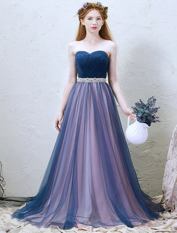 2016 Classic Veckad Älskling Halsen Axelbandslös Backless Blå Tyll Lång Balklänning Med Strass Skärp