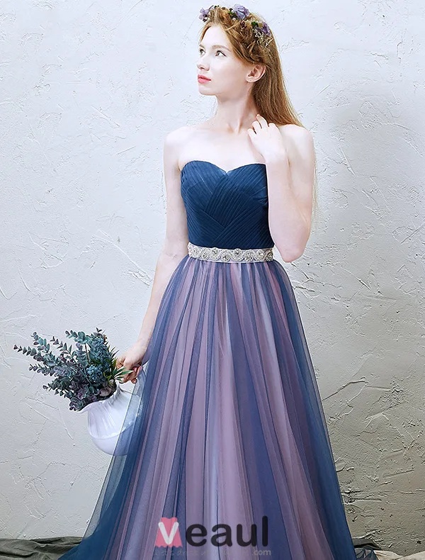 2016 Classic Plissert Kjæreste Halsen Stroppeløs Ryggløse Blå Tyll Lang Ballkjoler Med Rhinestone Sash