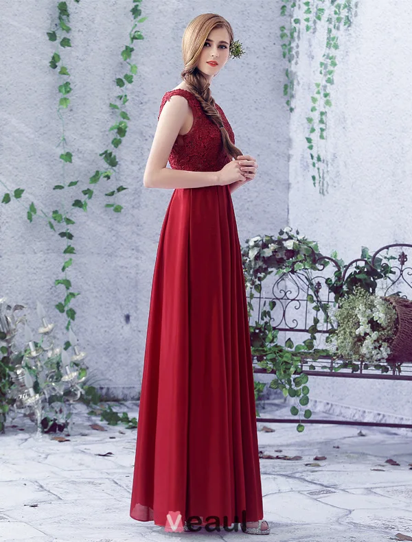 2016 Einfache Halsausschnitt Applique Dicken Spitzen Burgunder Satin Rückenfrei Langen Abendkleid Mit Silbernen Flügel