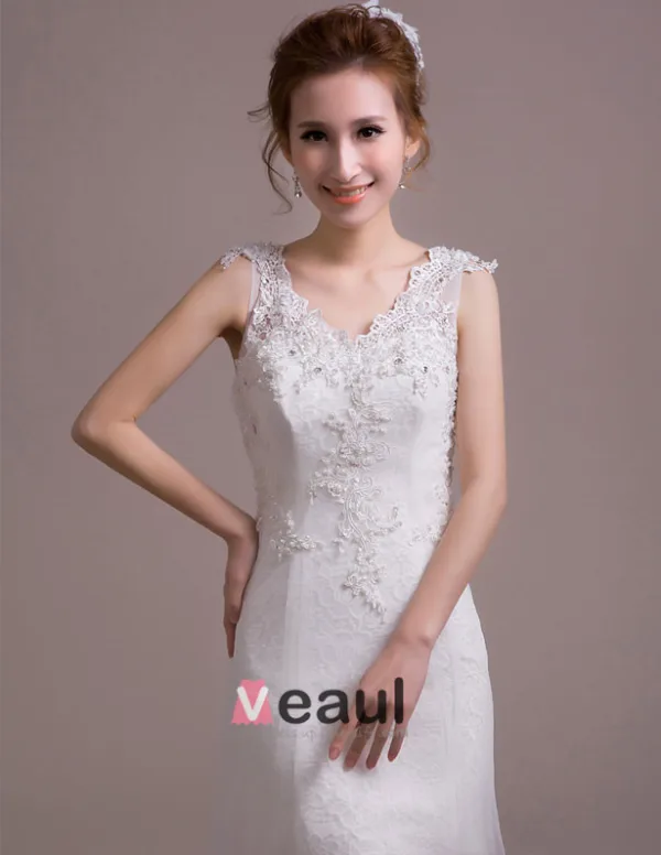 Mariée Epaules Tribunal Train De Sangle Licol V-cou Robe De Mariée En Dentelle Blanche