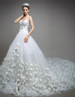 A Ligne Coeur Organza Main Petale 150cm Cathedrale Train Robe De Mariée